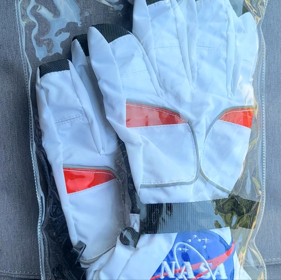 Astronaut NASA gloves with NASA Patches Red Reflective - Picture 2 of 3